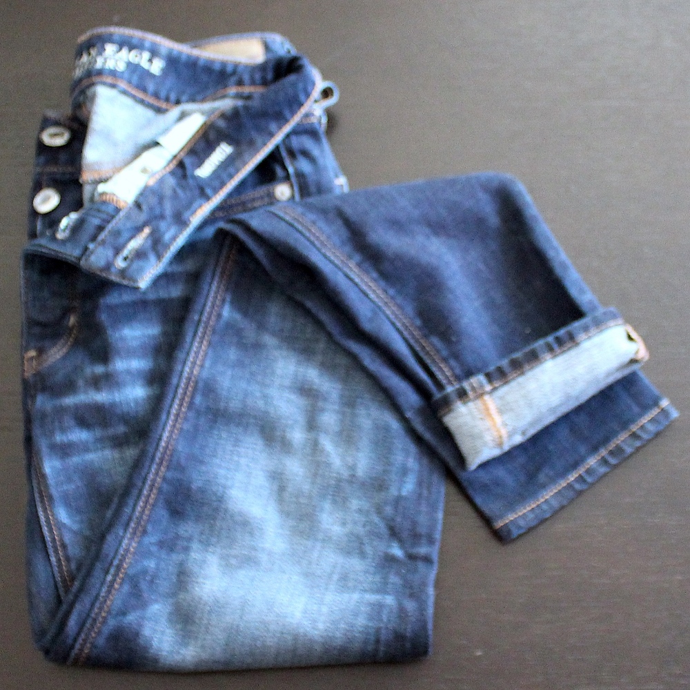 AEO Medium Wash Tomgirl Jean